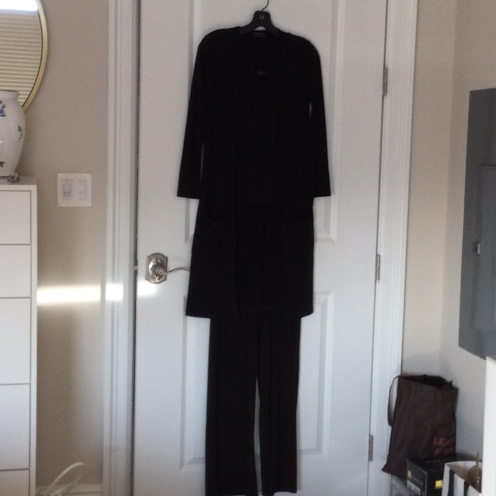 Perfect 3 piece travel outfit in black